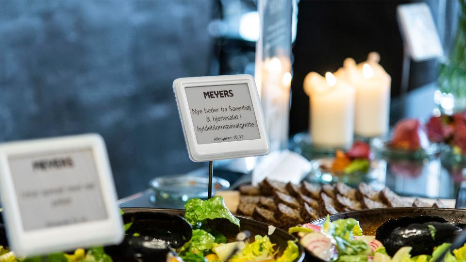 Meyers kantiner med digitale buffetskilte
