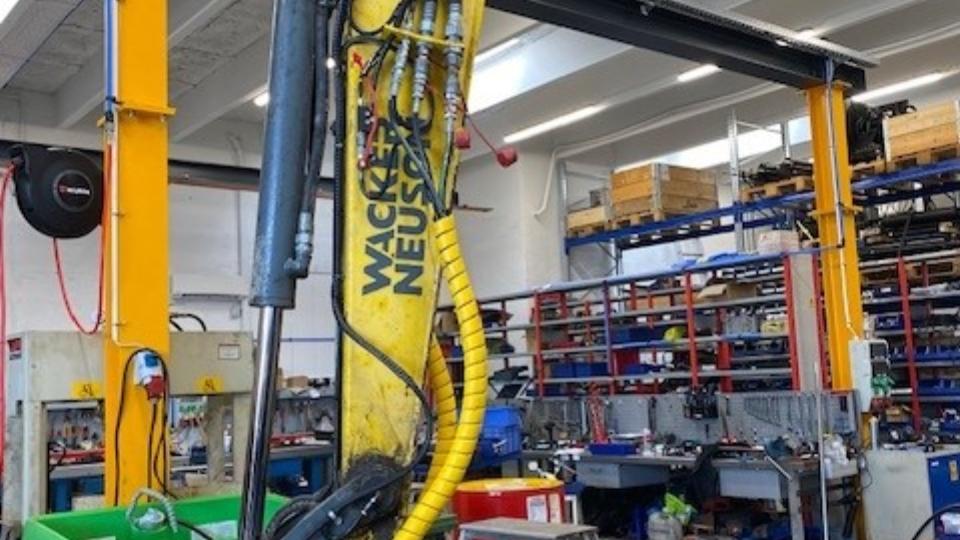 Renovering af hydraulikmotorer og pumper: En bæredygtig løsning fra AVN Hydraulik