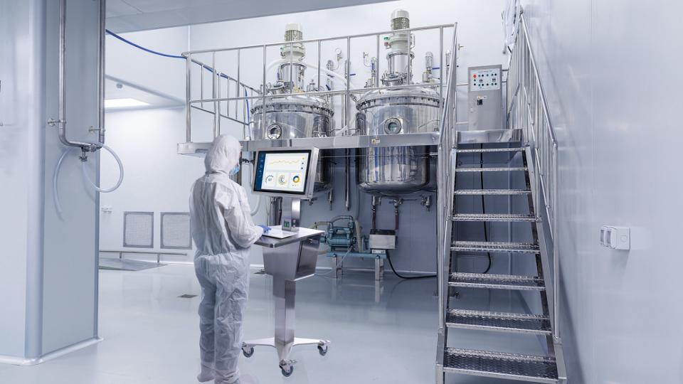 Case: Pharma leader gains ergonomic cleanroom mobility